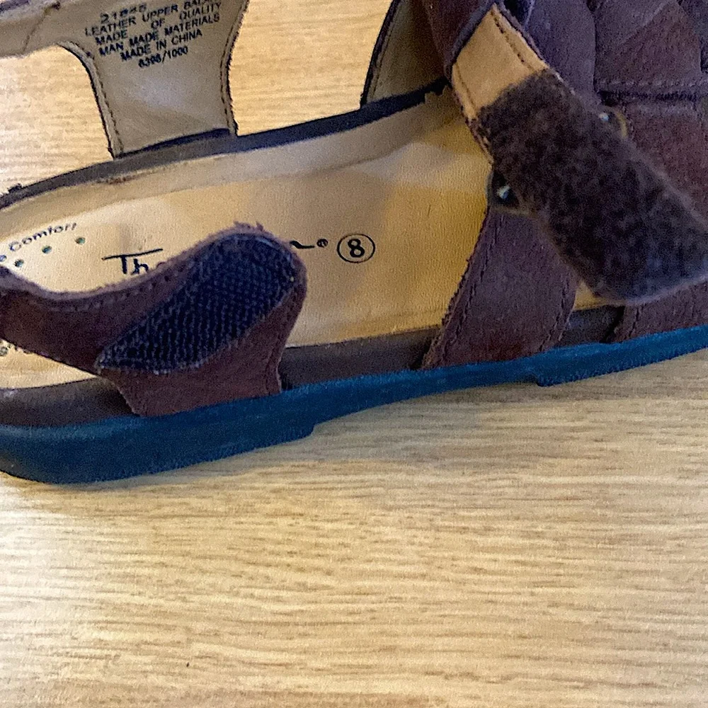 NEW Thom McAn Sandals Brown Suede Size 8
